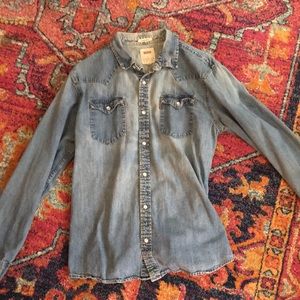 Men’s Levi’s Denim Shirt